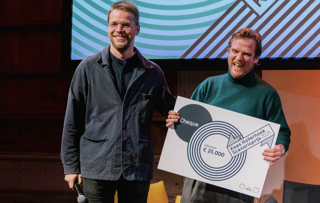 Kees Holierhoek Scenarioprijs 2025 voor Willem Bosch EEN VAN ONS