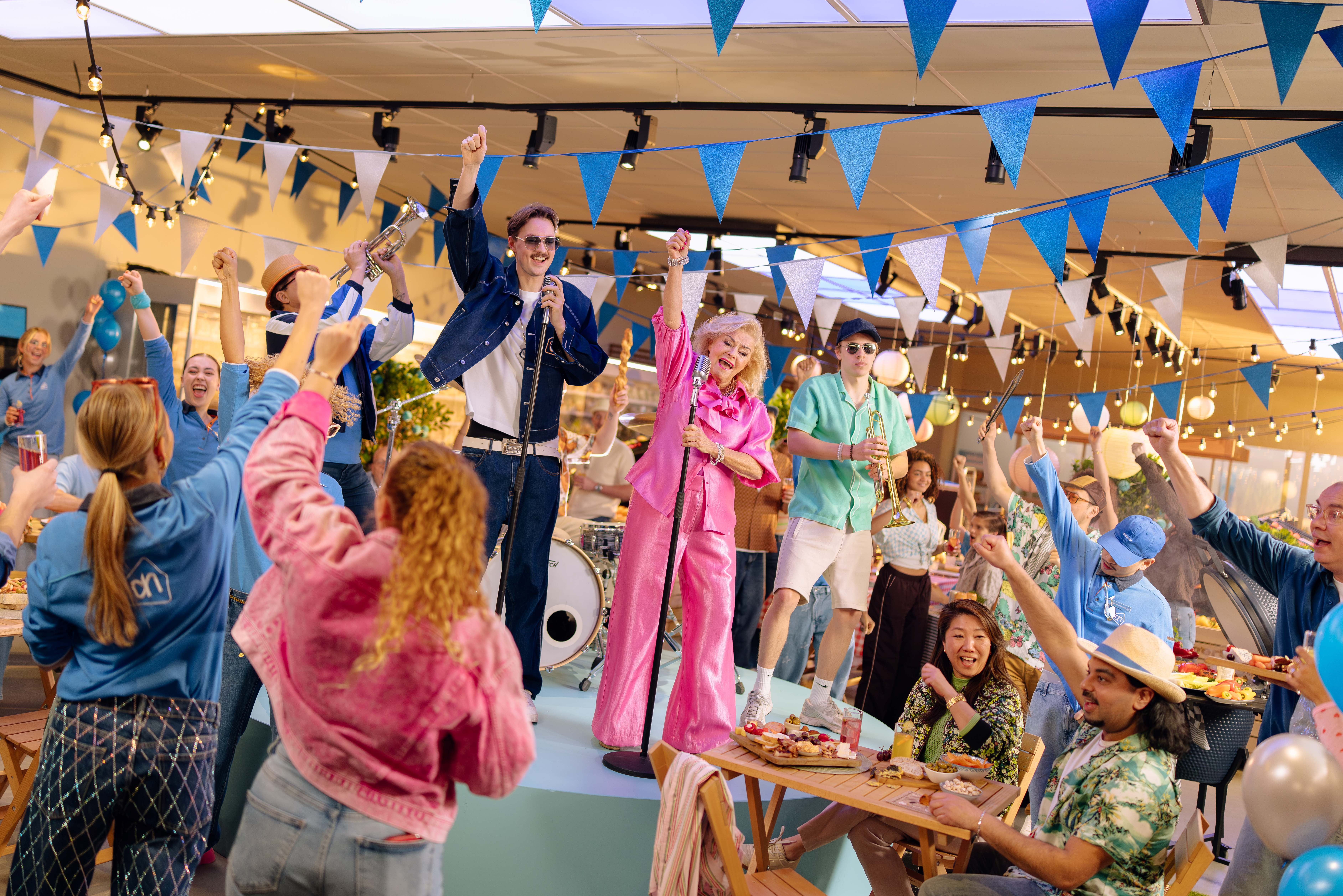 Albert Heijn brengt 'Lekker Weekend' terug met Bokoesam als nieuw gezicht