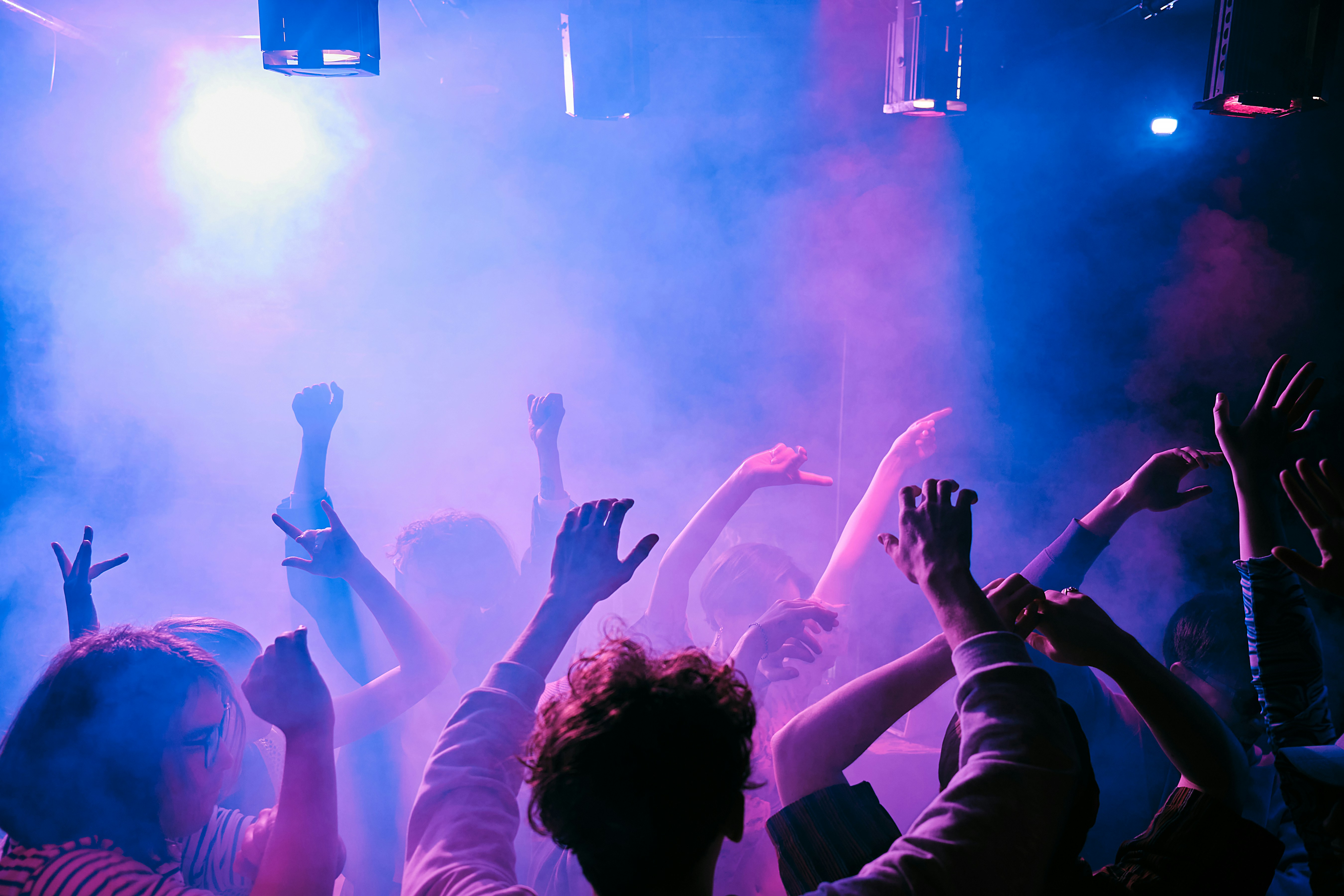Nieuwe veiligheidsanimatie moet clubs en festivals inclusiever maken