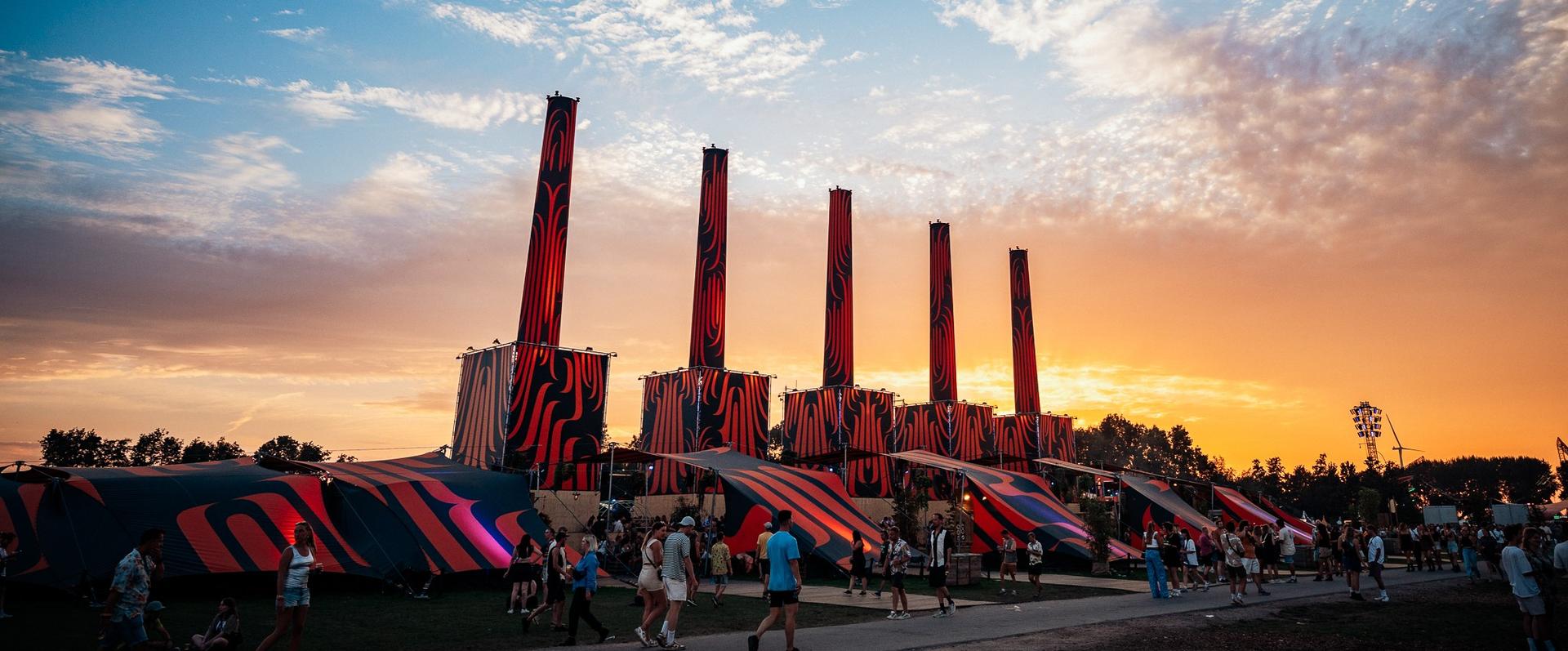 De publieke omroep is uitgebreid aanwezig op Lowlands