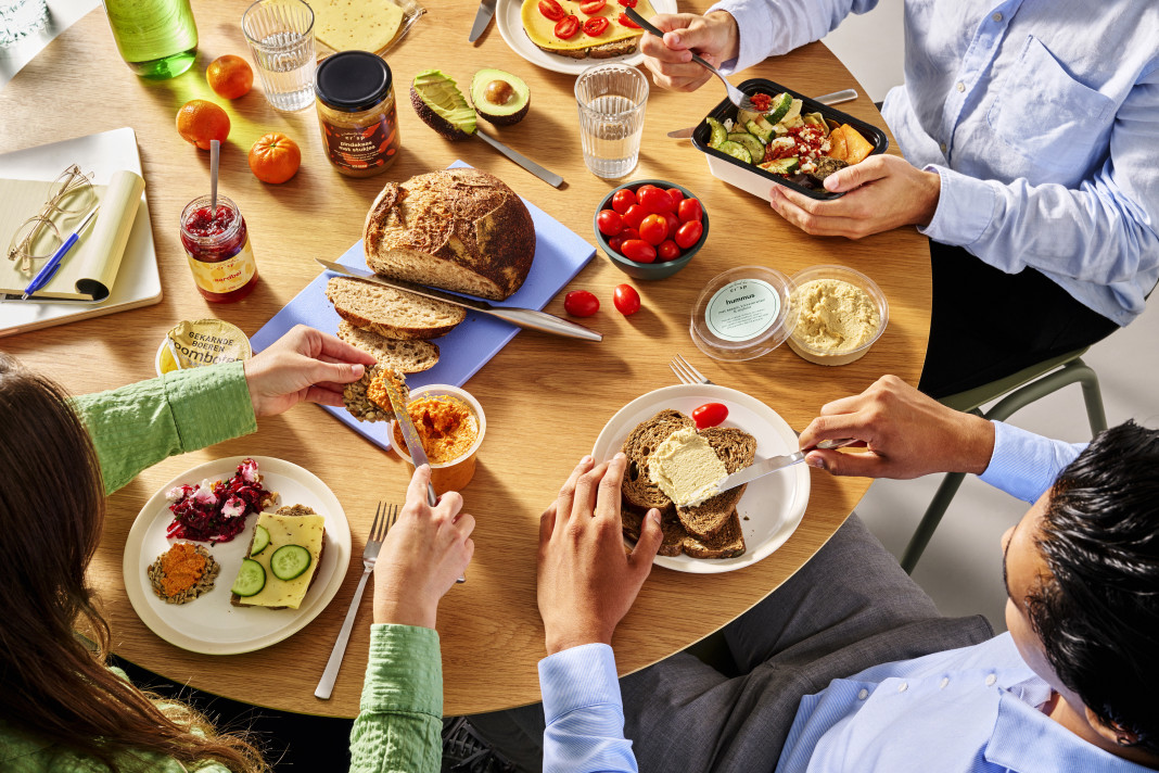 Online supermarkt Crisp neemt bedrijfslunch-aanbieder De Buurtboer over