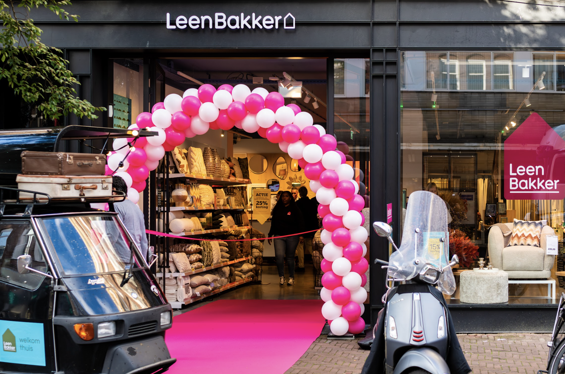 Leen Bakker en Kwantum in Duitse handen