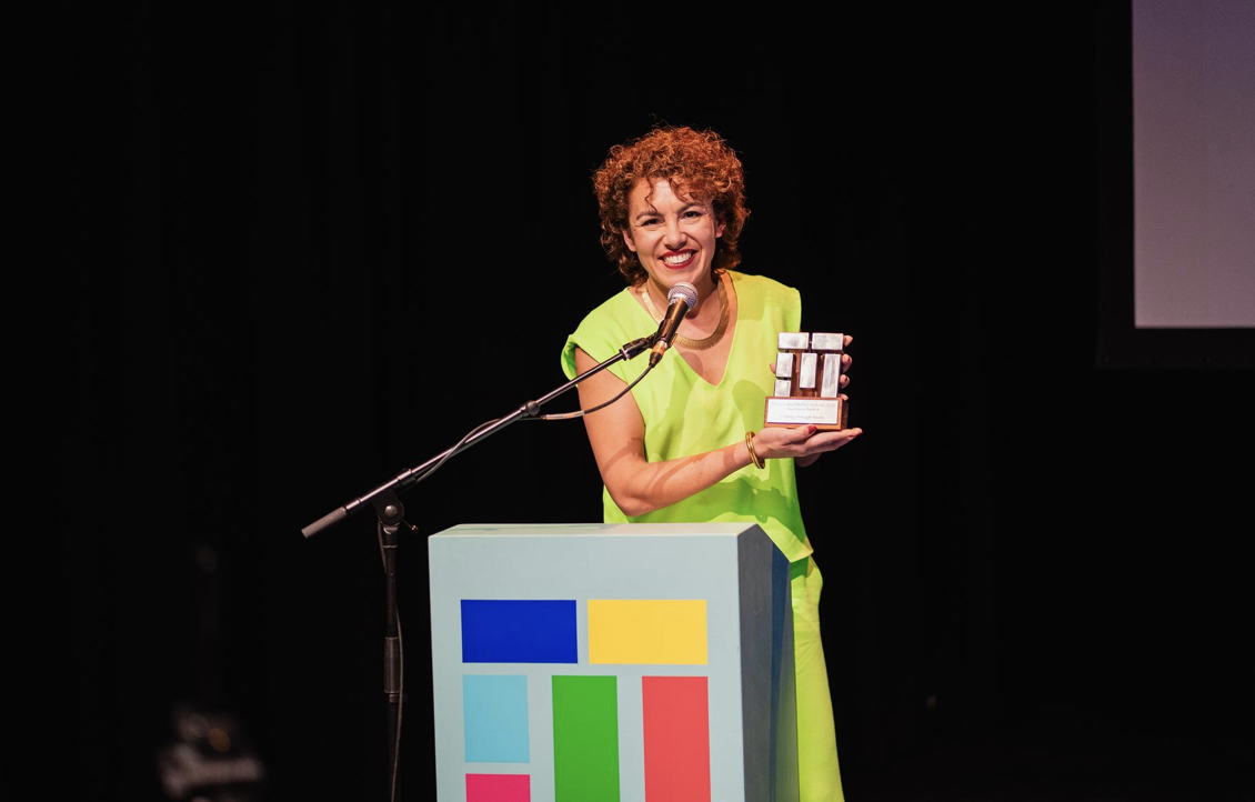 NPO reikt Movies that Matter Audience Award uit aan Cutting Through Rocks