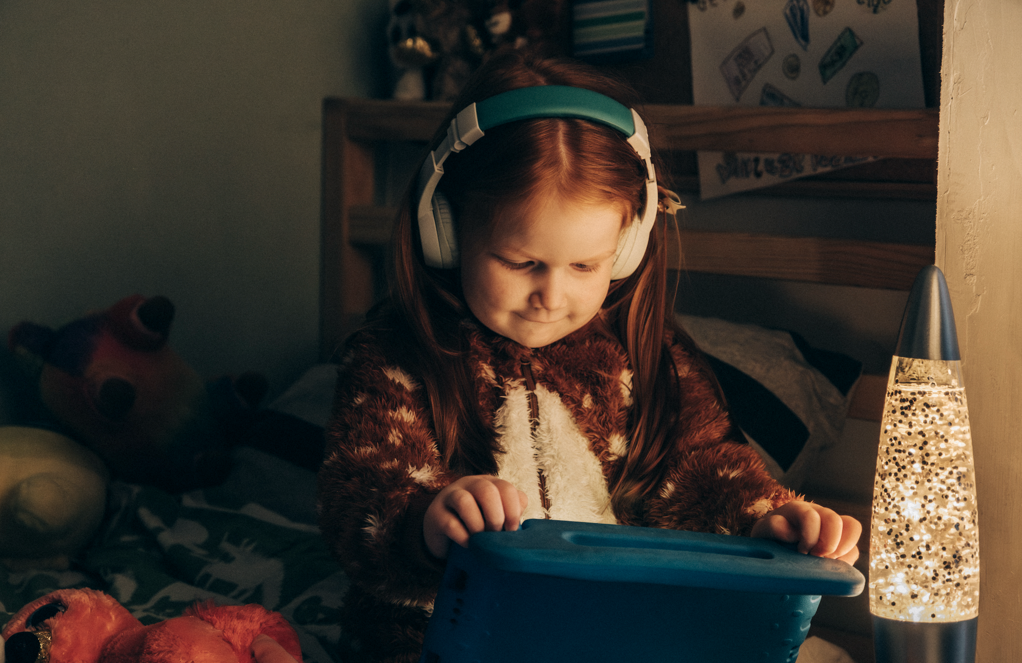 Eén op de vijf jonge kinderen gebruikt regelmatig vier of meer digitale schermen