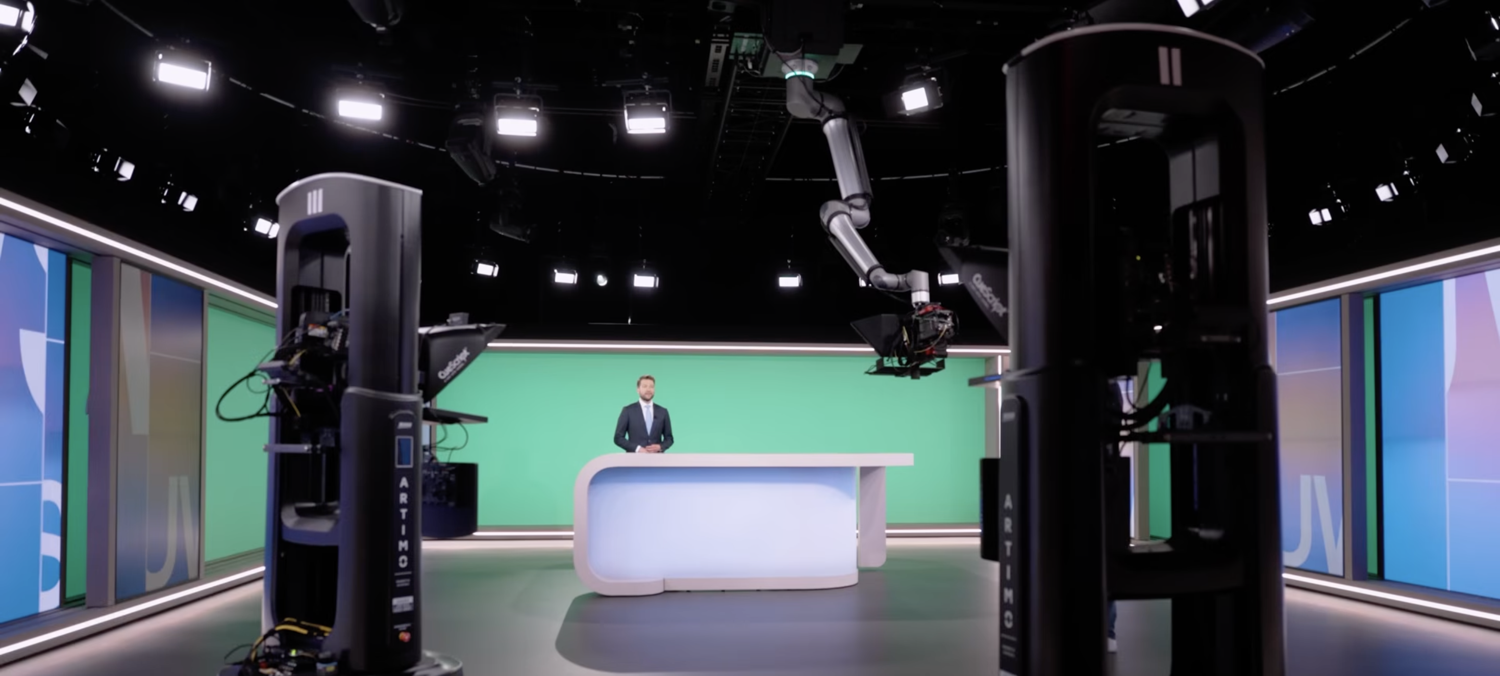 RTL Nieuws opent nieuwe studio met half acht nieuws