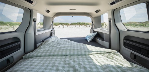 Volkswagen introduceert 'Goede Nacht-pakket' waarmee auto flexibele slaapruimte met airco wordt
