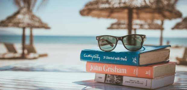 De FONK-vakantiestapel: boeken die je deze zomer niet mag overslaan