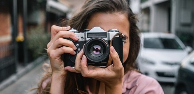 Analoge fotografie populair: ‘Consumenten zoeken beleving, niet alleen perfectie’