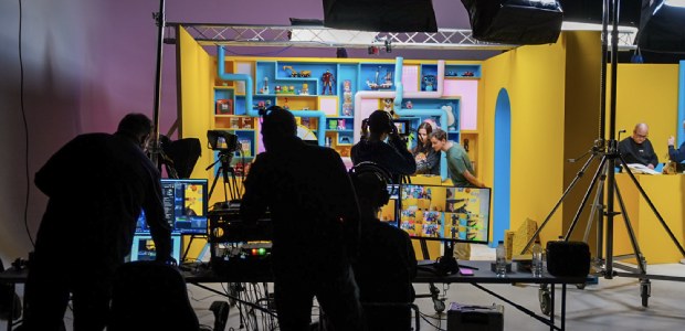 Intertoys zendt nostalgische stream uit op socialkanalen