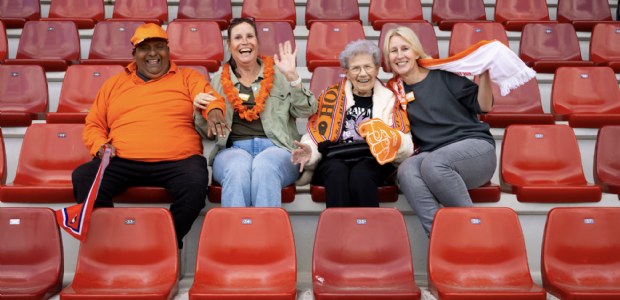 Rotterdammers scoren WK-punten voor eenzame ouderen