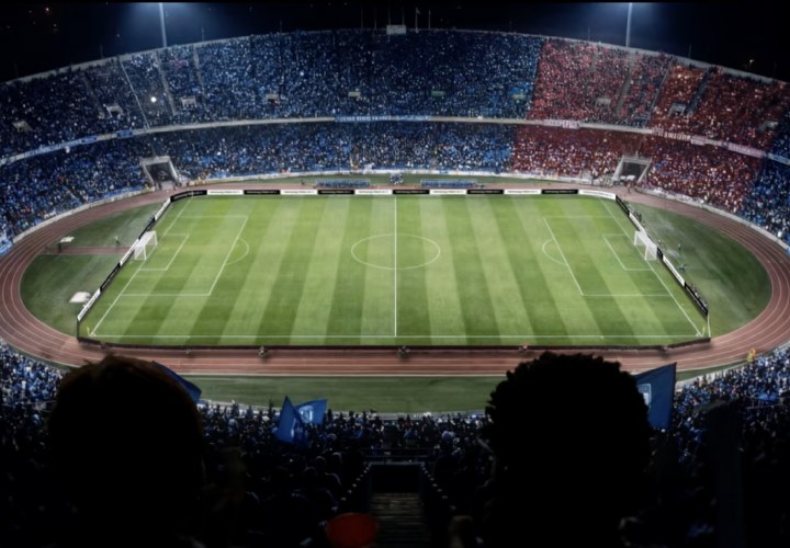 Samsung koppelt 20 jaar tv-leiderschap aan voetbalbeleving met Thierry Henry